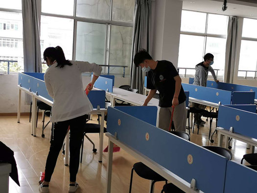 12104421xidl.jpg
