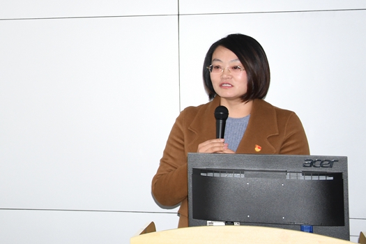 无锡山联村党总支书记朱虹现场交流_副本.jpg